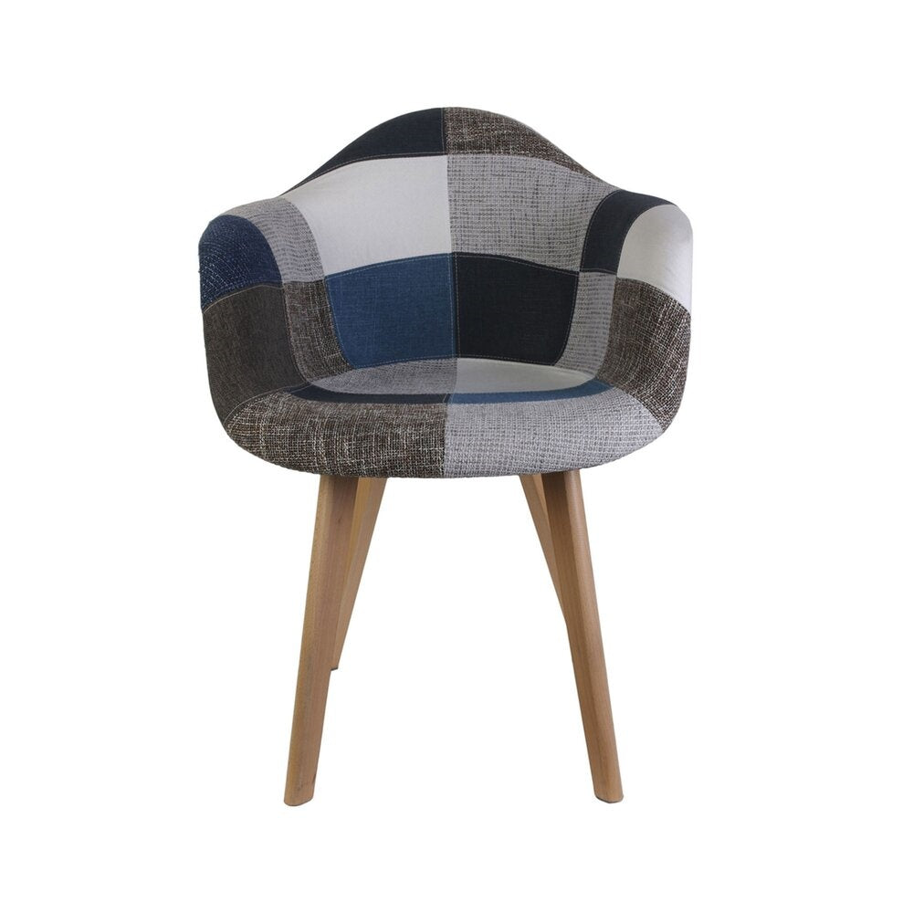 **Moderne gestoffeerde stoel met patchwork patroon en houten poten**